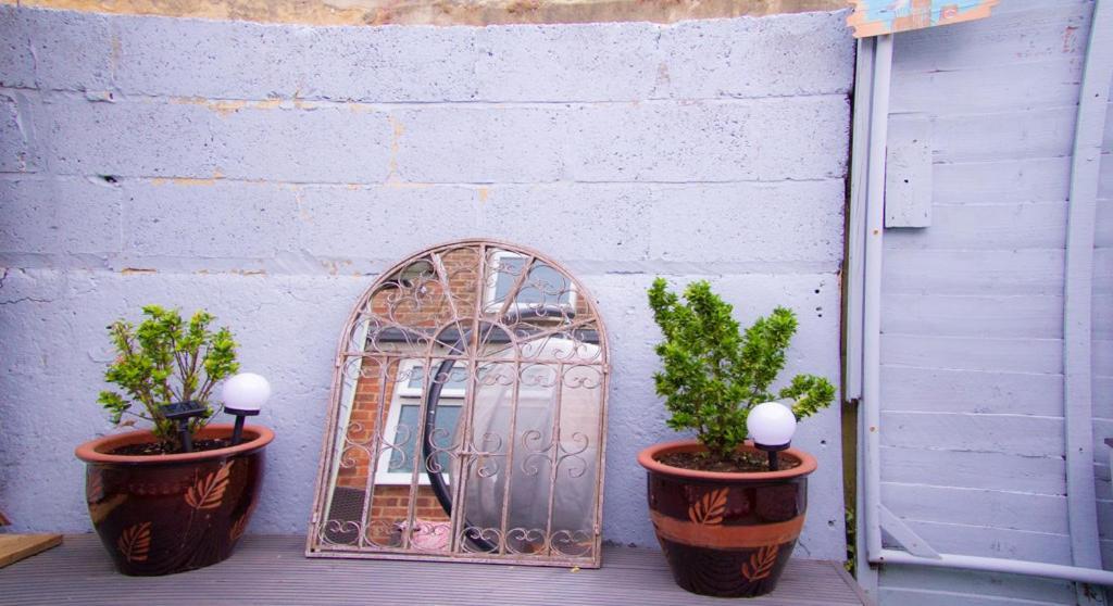 Beautiful Victorian Terraced House Villa อีสต์บอร์น ภายนอก รูปภาพ