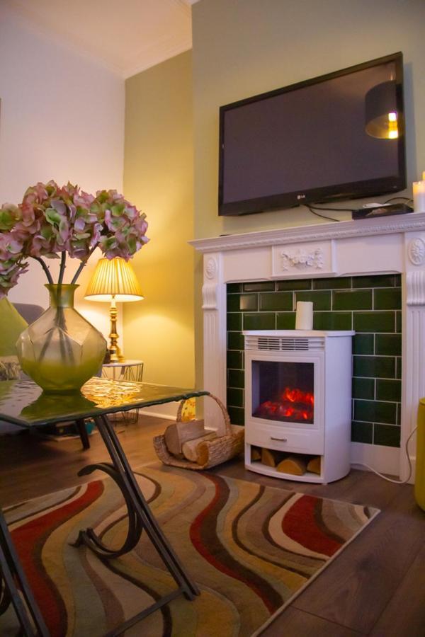 Beautiful Victorian Terraced House Villa อีสต์บอร์น ภายนอก รูปภาพ