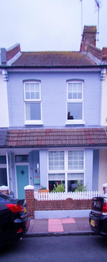 Beautiful Victorian Terraced House Villa อีสต์บอร์น ภายนอก รูปภาพ